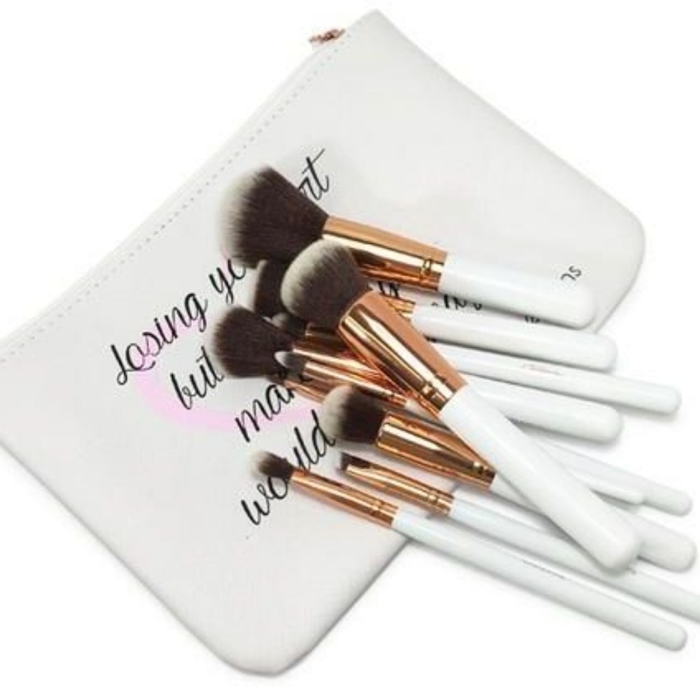 Makeup Brushes - Picture 3 of 4